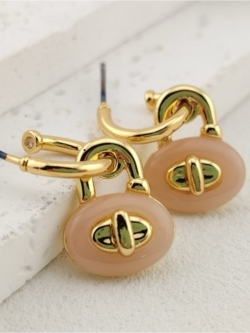 💞Coach Pink Lock Earrings - Picture 7 of 9